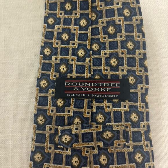 Roundtree & Yorke Men’s Tie 100% silk - Picture 3 of 4